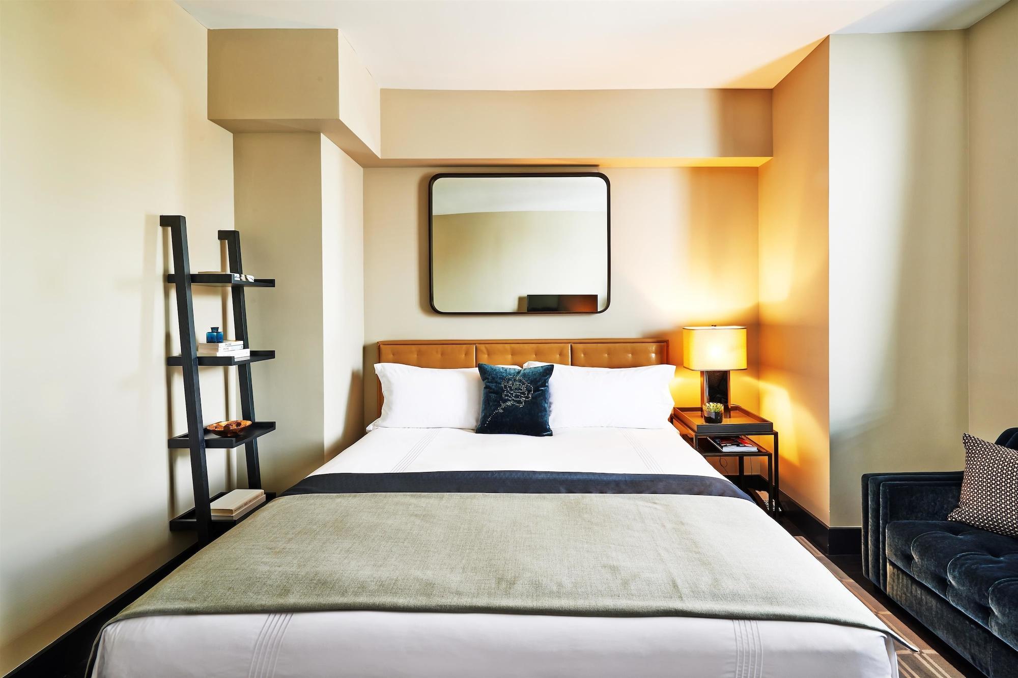 Sixty Soho Hotel Ню Йорк Екстериор снимка A room at the Standard East Village