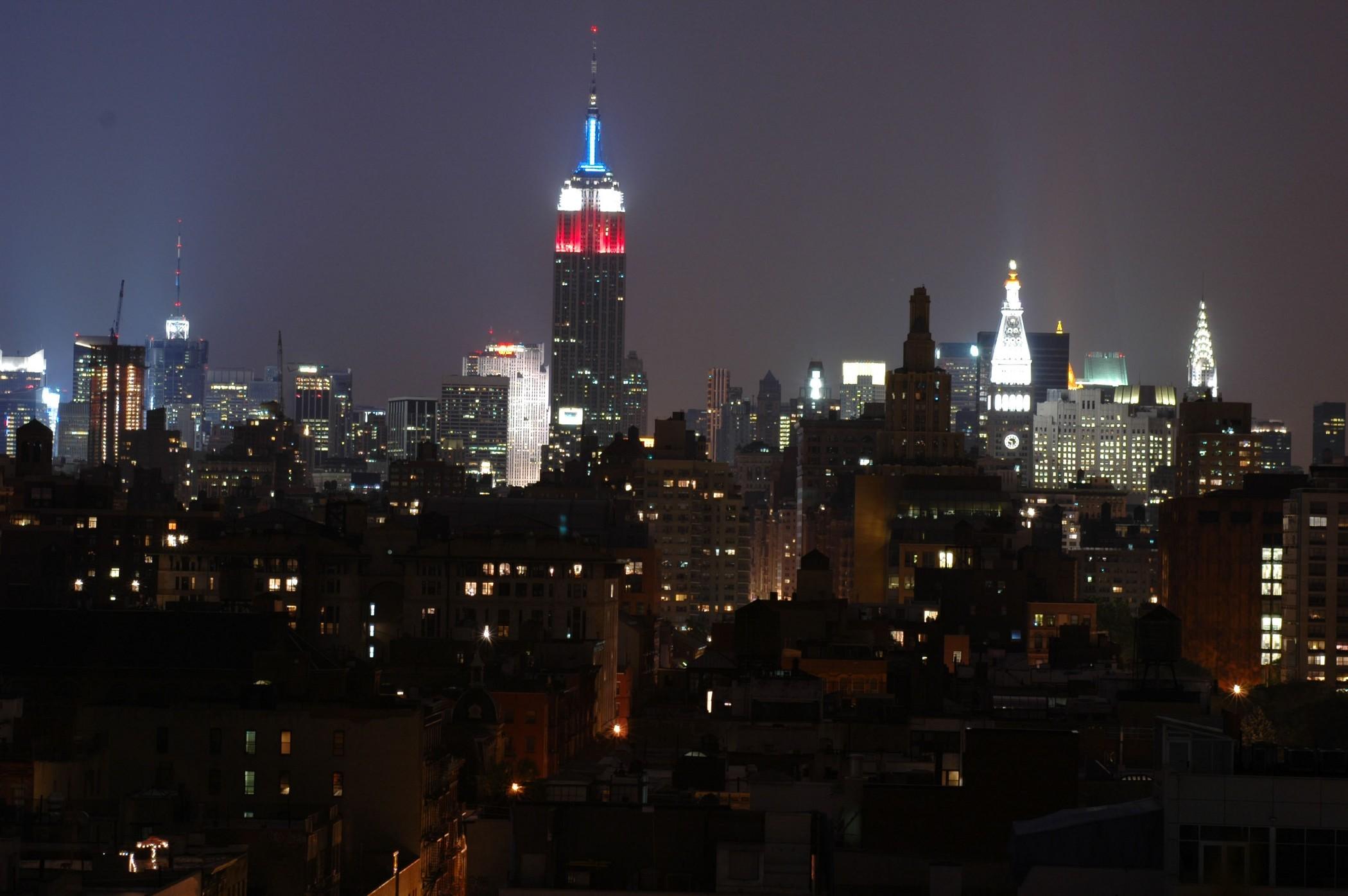 Sixty Soho Hotel Ню Йорк Ресторант снимка The Empire State Building at night